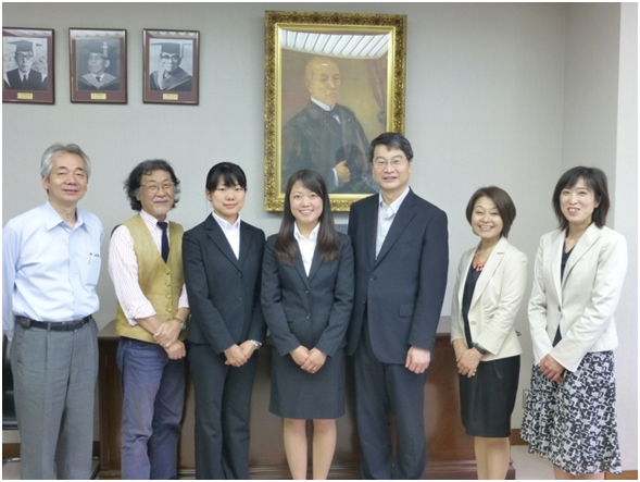 From left to right, Mitsuhide Shiraki, Junichi Hisatsuka, Aya Kudo, Nguyen Thi Phuong Thanh, Naoto Onzo, Mari Suzuki, and Yoko Kaburagi.