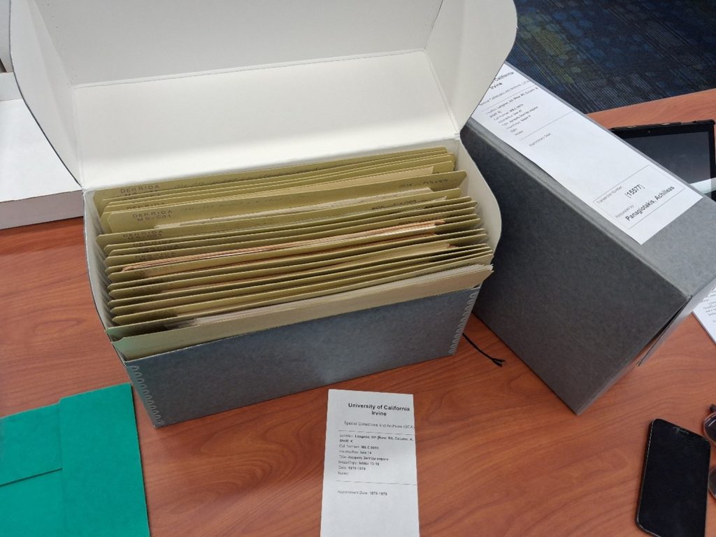 Folders from the Jacques Derrida Papers.